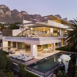 https://008-villa.hotels-capetown.com